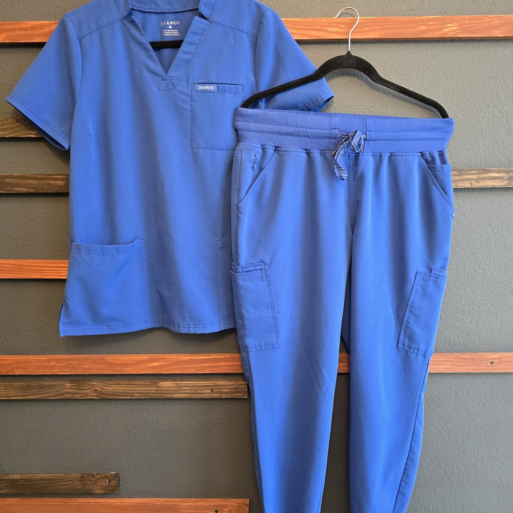 Jaanuu Royal Blue Scrub Set, Cargo Jogger. EUC. Size M.